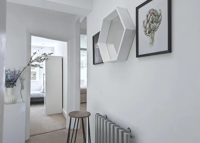 Hyde Park 3 Bedroom Flat